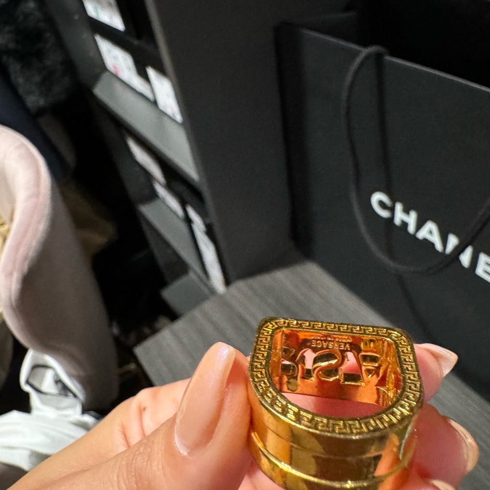 MENS VERSACE RING - Picture 5 of 7